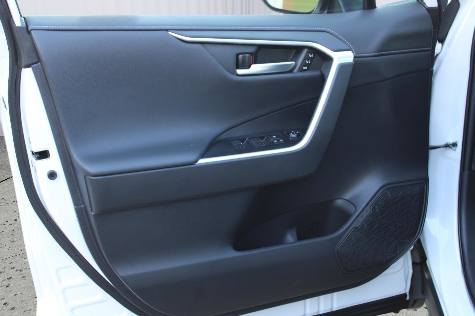 Used 2024 Toyota RAV4 Limited image 45