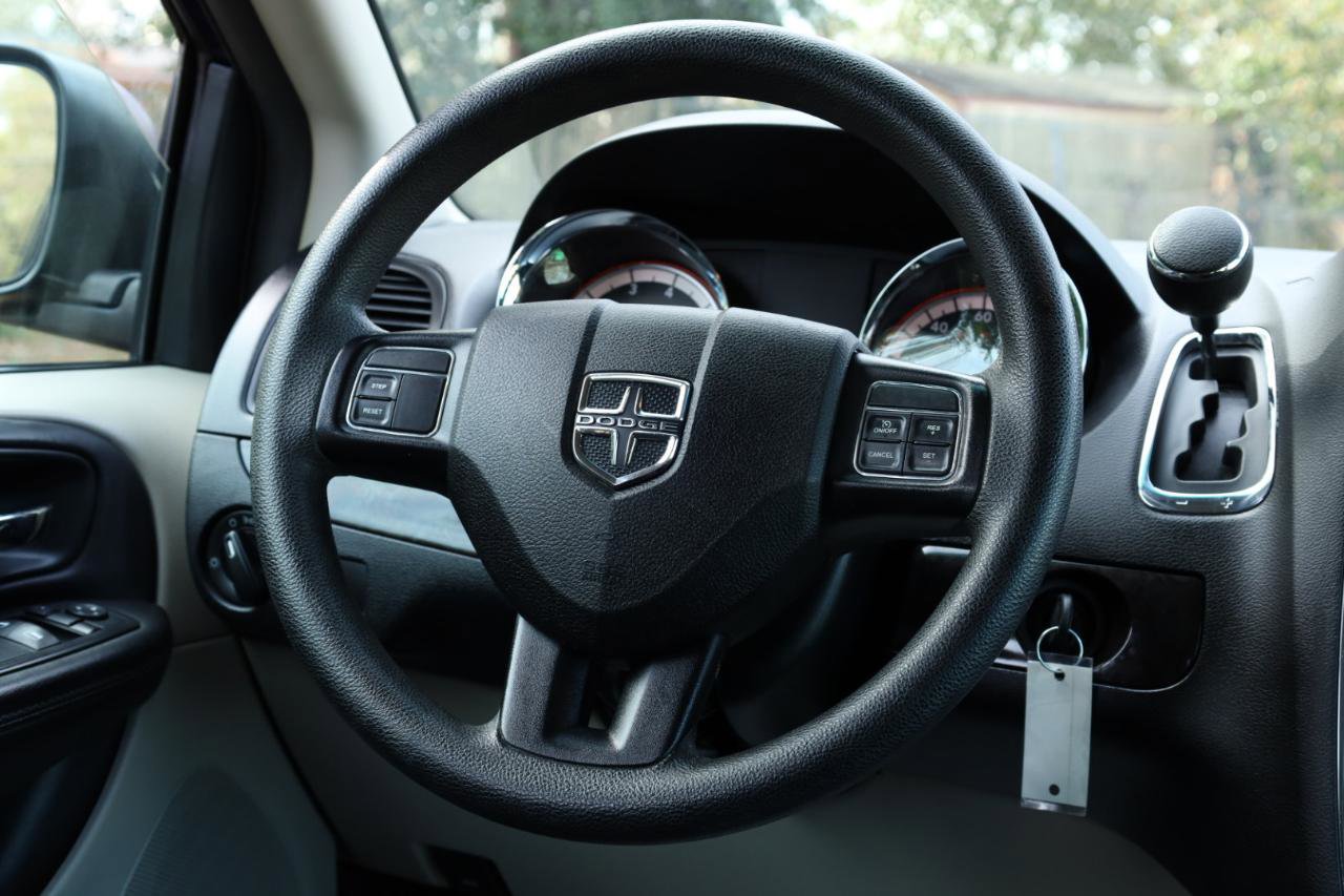 Used 2016 Dodge Grand Caravan American Value Package image 9