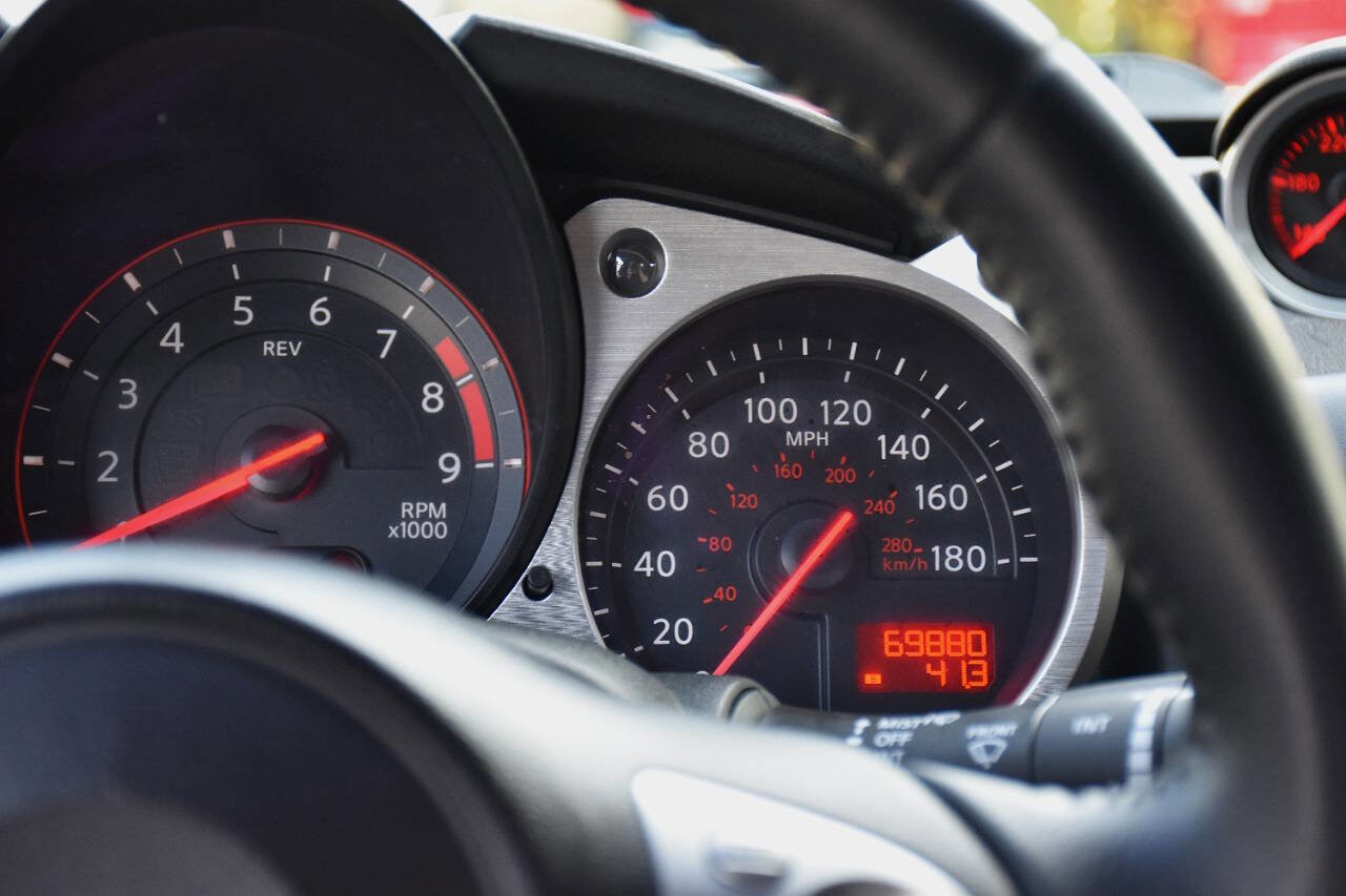 Used 2016 Nissan 370Z Touring w/ Aerodynamics Package image 26