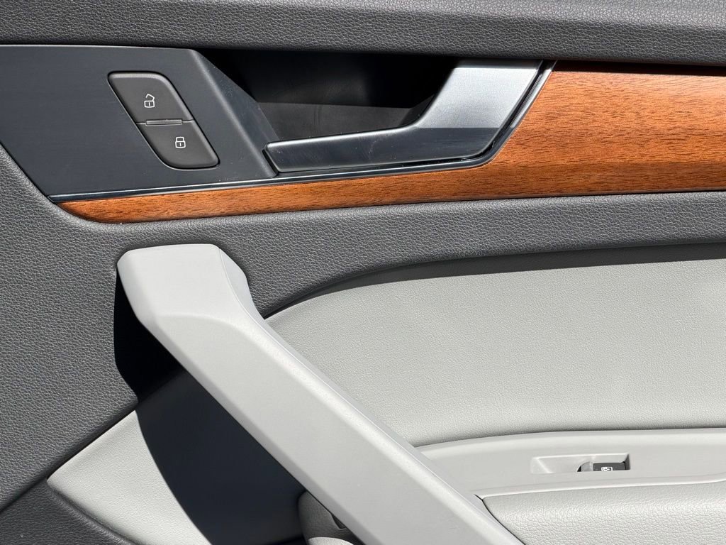 Used 2022 Audi Q5 2.0T Premium image 38