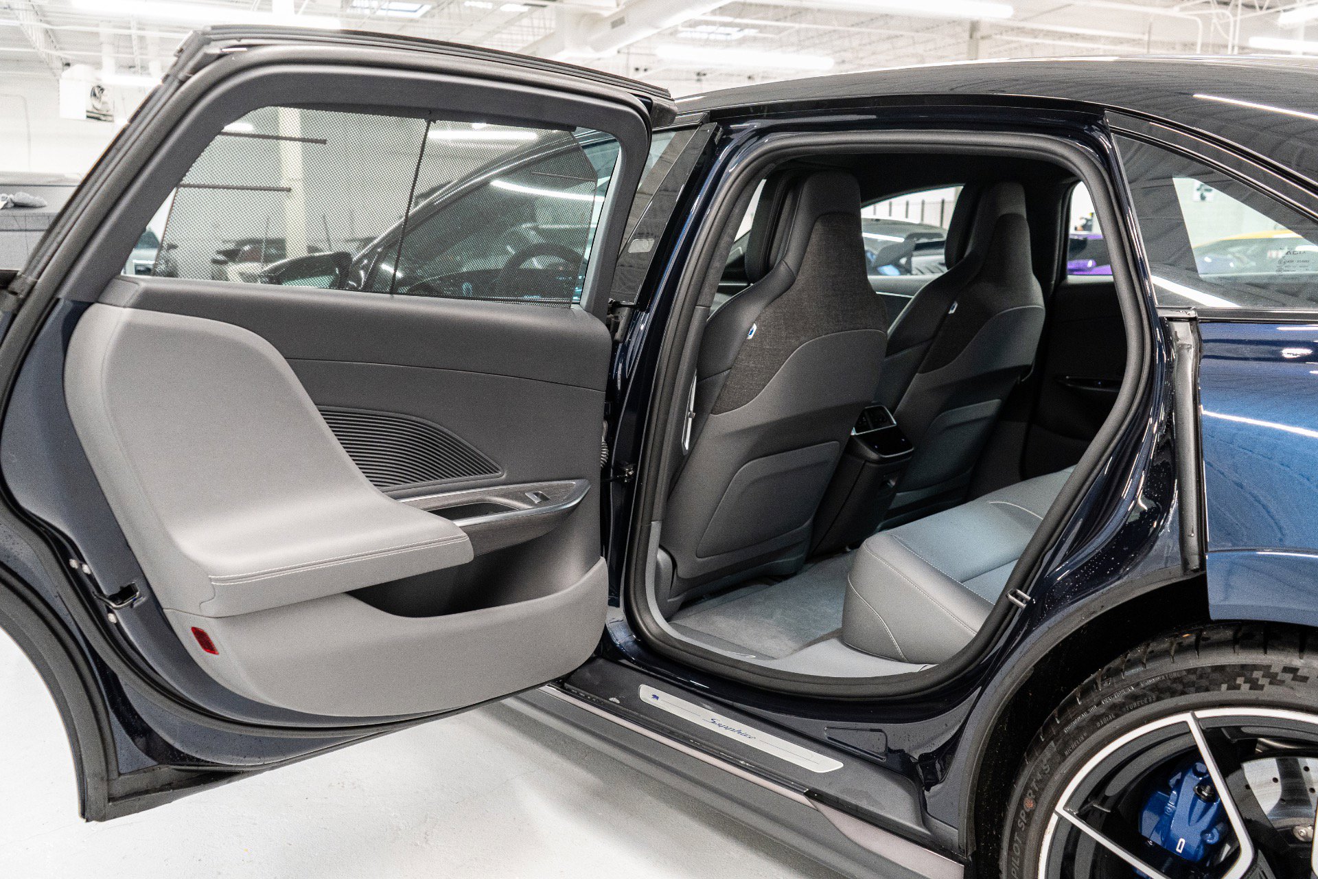 Used 2024 Lucid Air Sapphire image 28