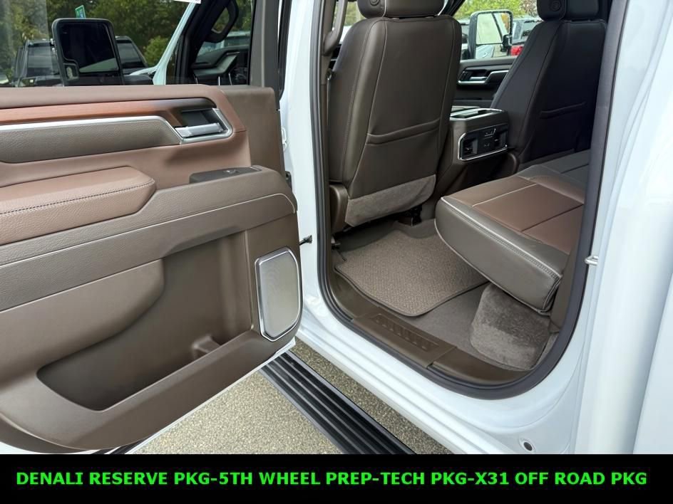 New 2026 GMC Sierra 3500 Denali w/ Denali Reserve Package image 10