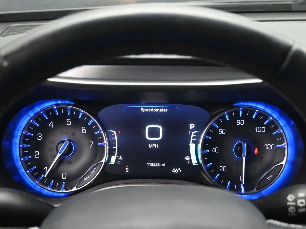 Used 2020 Chrysler Pacifica Touring-L Plus image 12