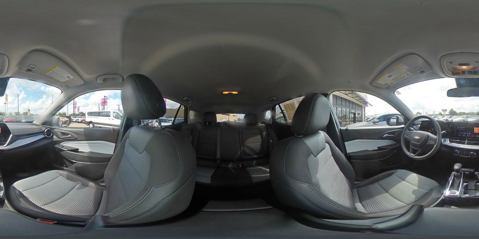 Used 2025 Chevrolet Trax LT FWD image 41