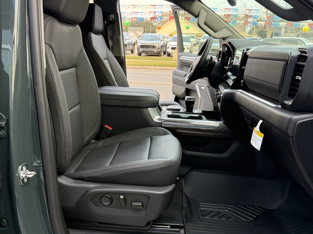 New 2026 Chevrolet Silverado 1500 LTZ w/ Z71 Off-Road Package image 36