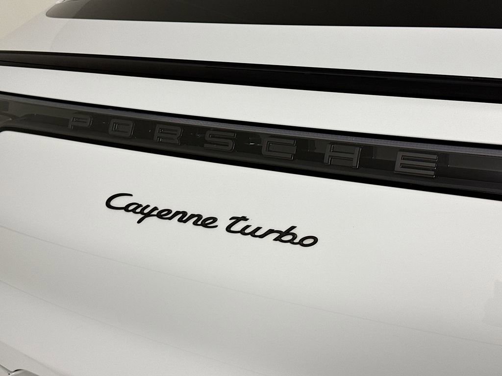 Certified 2022 Porsche Cayenne Turbo AWD/4WD image 37