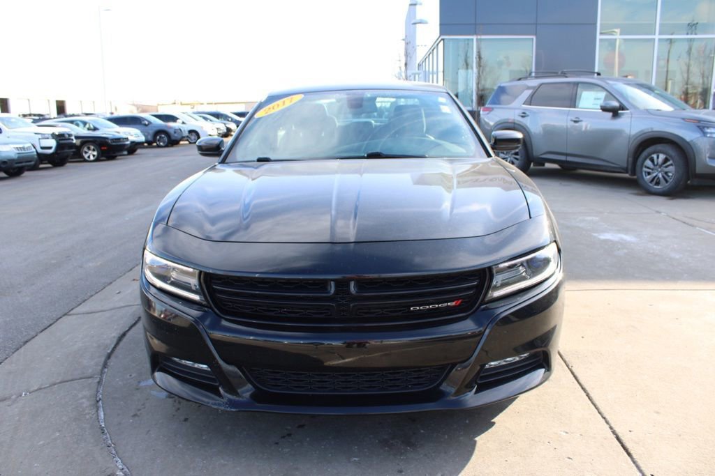 Used 2017 Dodge Charger R/T image 2