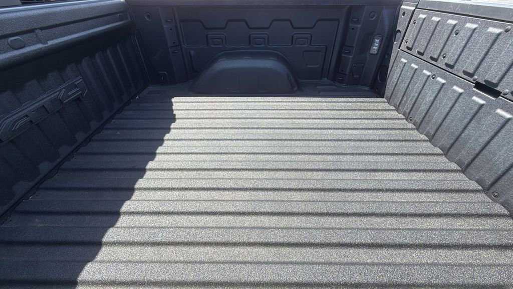 Used 2024 GMC Sierra 1500 AT4 w/ Technology Package AWD/4WD image 13
