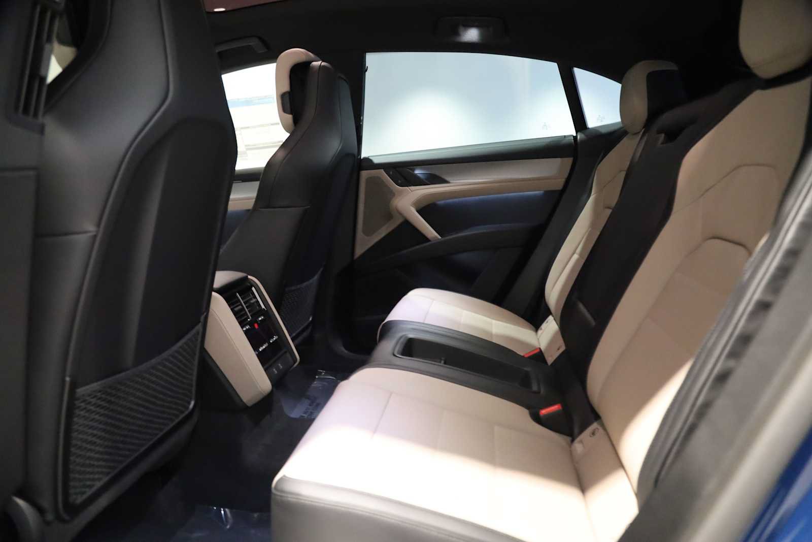 Used 2025 Audi Q7 3.0T Prestige w/ Prestige Package AWD/4WD image 47