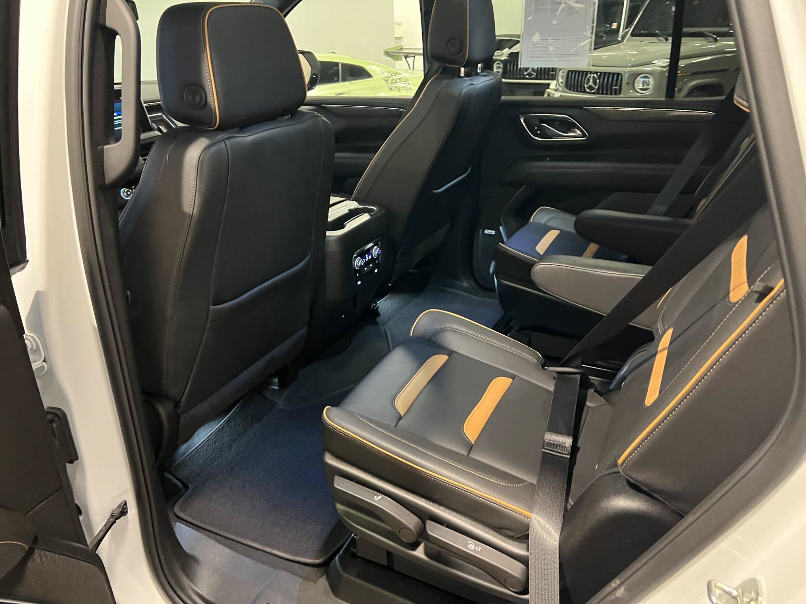 Used 2024 GMC Yukon AT4 w/ AT4 Premium Plus Package AWD/4WD image 28
