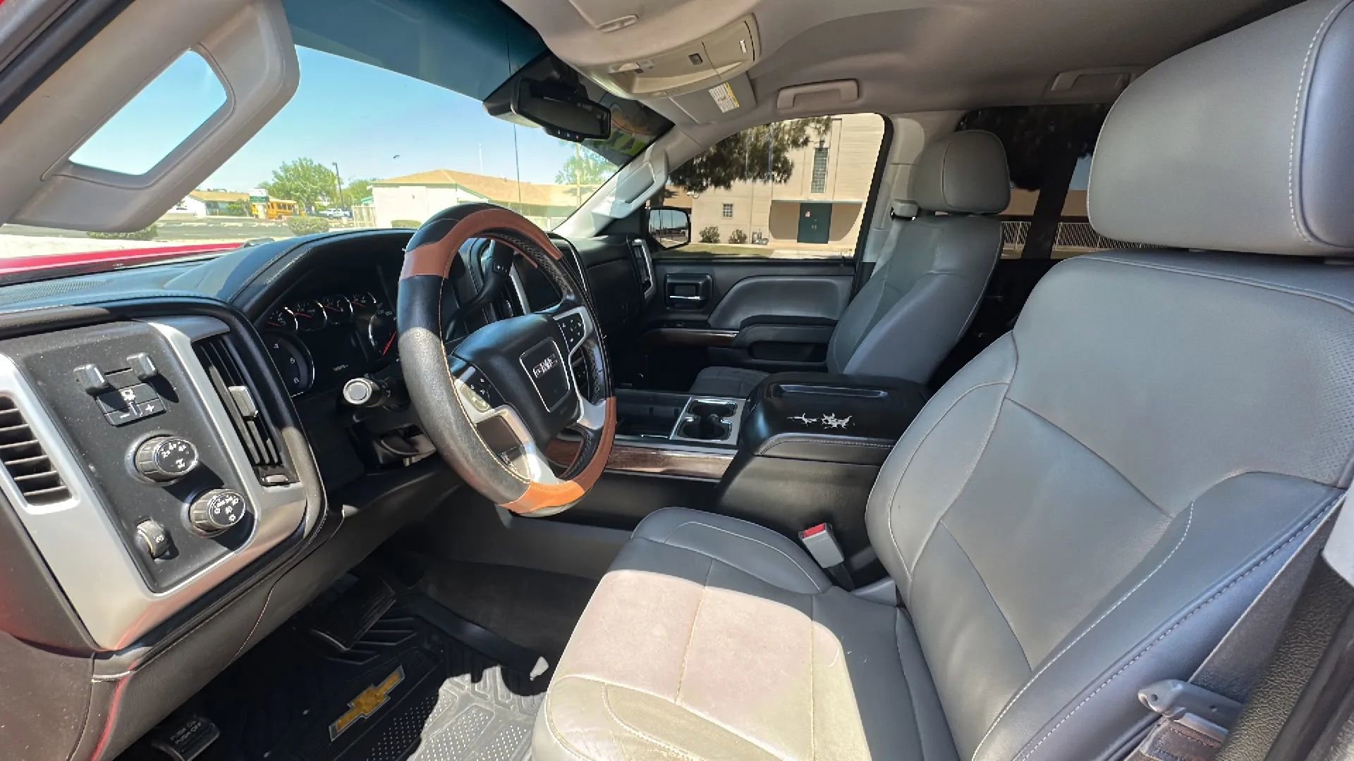 Used 2015 GMC Sierra 2500 SLT AWD/4WD image 10