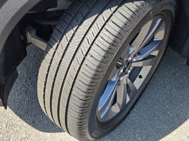 Used 2022 Ford Explorer XLT w/ Equipment Group 202A image 20