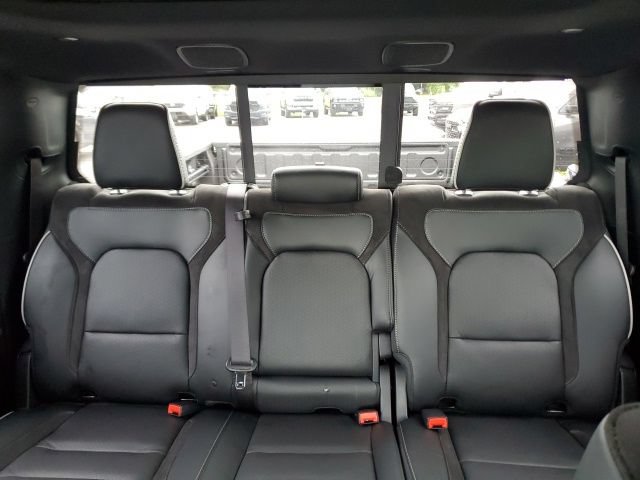New 2027 RAM 1500 Laramie w/ Night Edition AWD/4WD image 13
