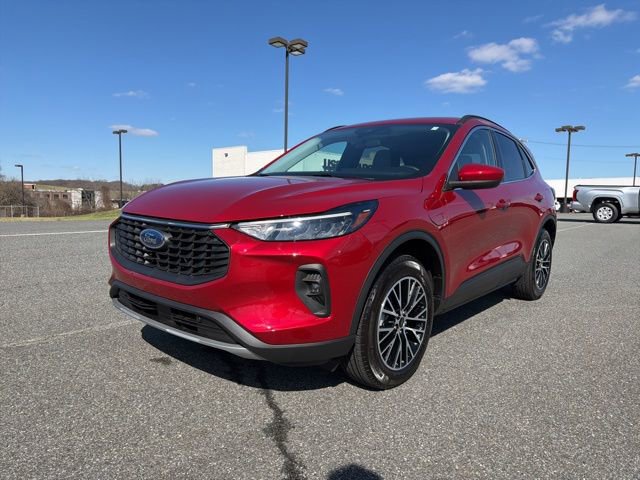 Used 2025 Ford Escape SE image 4