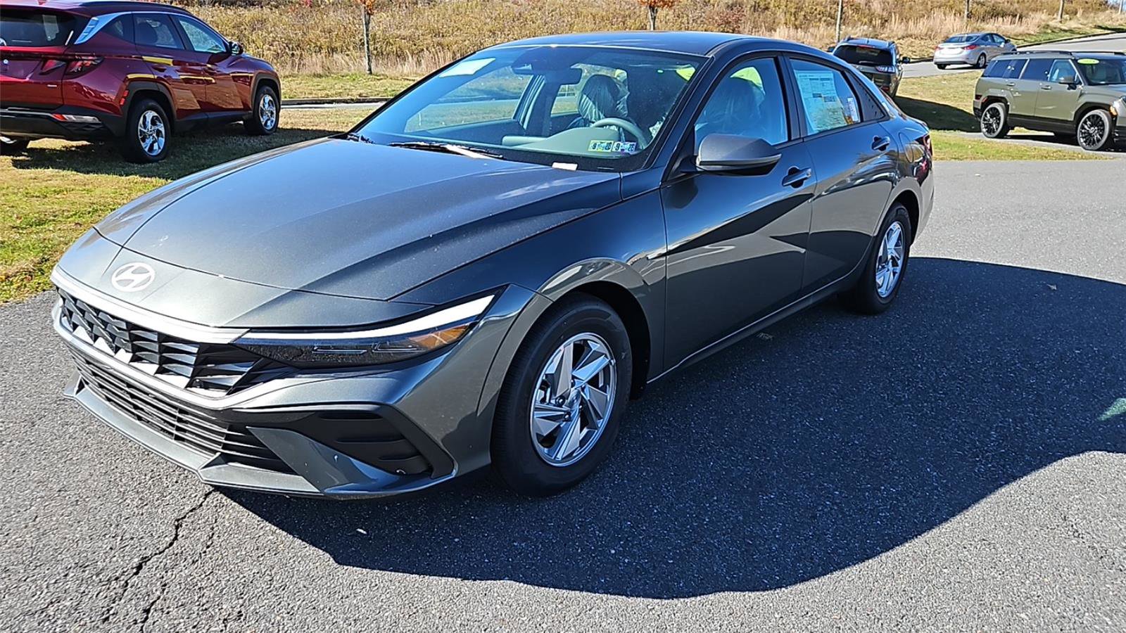 New 2025 Hyundai Elantra SE image 3