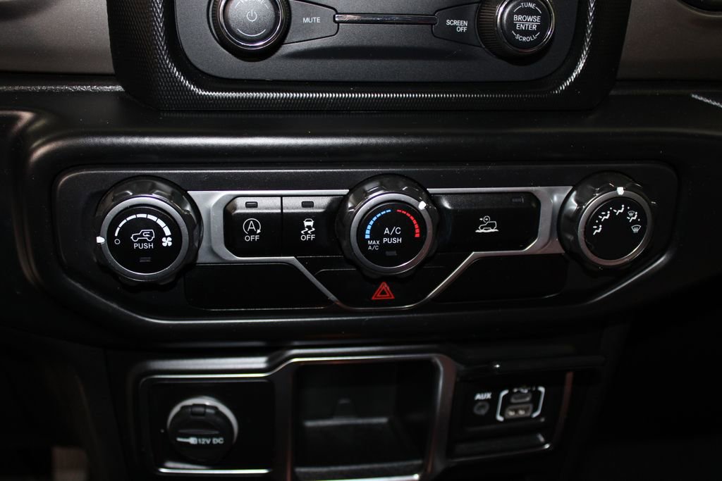 Used 2021 Jeep Gladiator Sport image 28