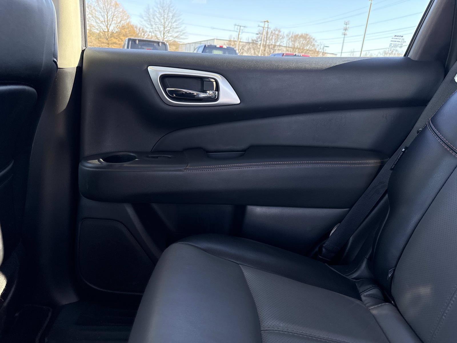 Used 2020 Nissan Pathfinder SL image 17