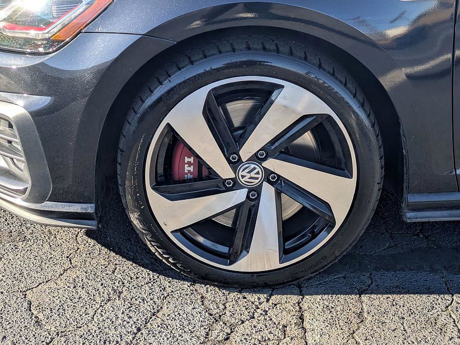 Used 2020 Volkswagen GTI SE image 10