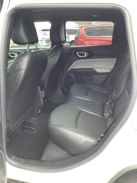 Certified 2025 Jeep Compass Limited w/ Elite Group AWD/4WD image 19
