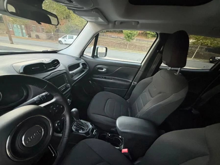 Used 2017 Jeep Renegade Altitude image 20