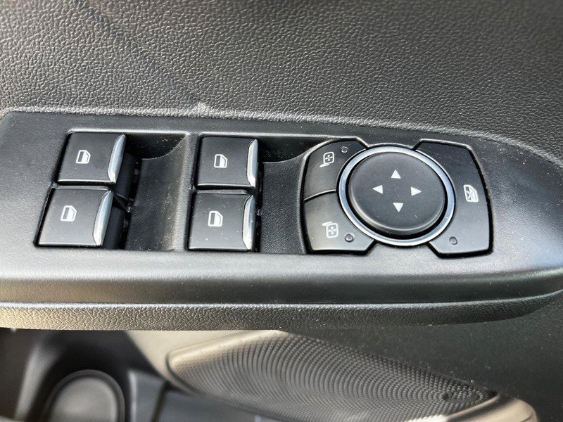 New 2025 Ford Escape SE image 8