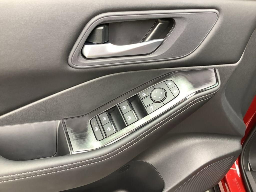 Used 2026 Nissan Rogue SV image 23