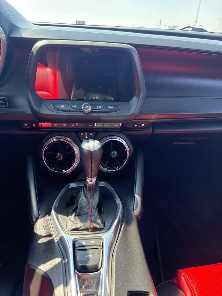 Used 2018 Chevrolet Camaro SS image 8