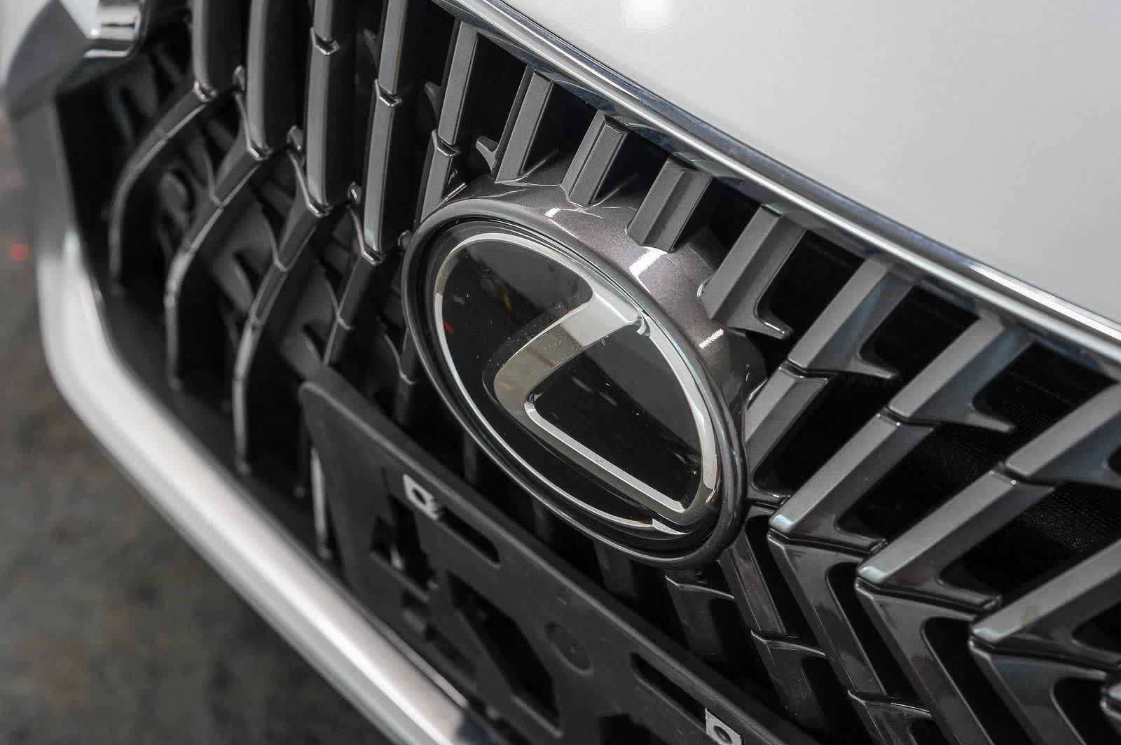 Used 2025 Lexus ES 300h w/ Premium Package FWD image 8