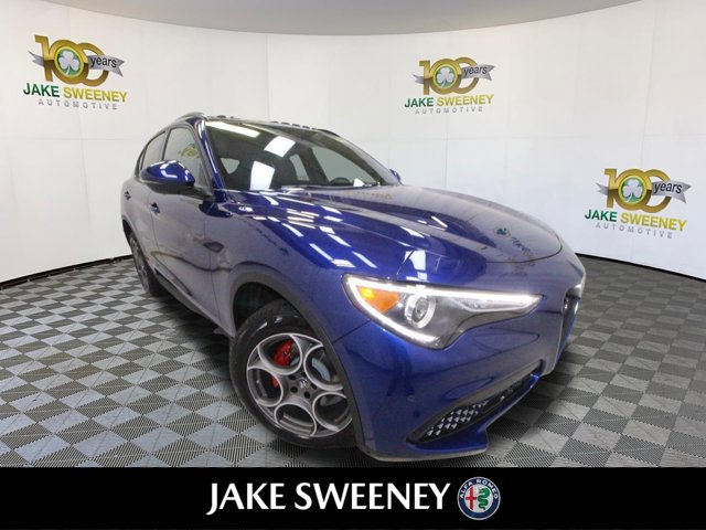 Used 2022 Alfa Romeo Stelvio Sprint AWD/4WD image 1