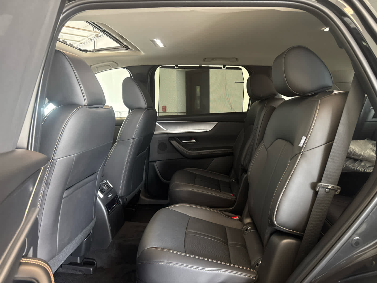 Certified 2025 MAZDA CX-90 Plug-In Hybrid w/ Preferred image 11