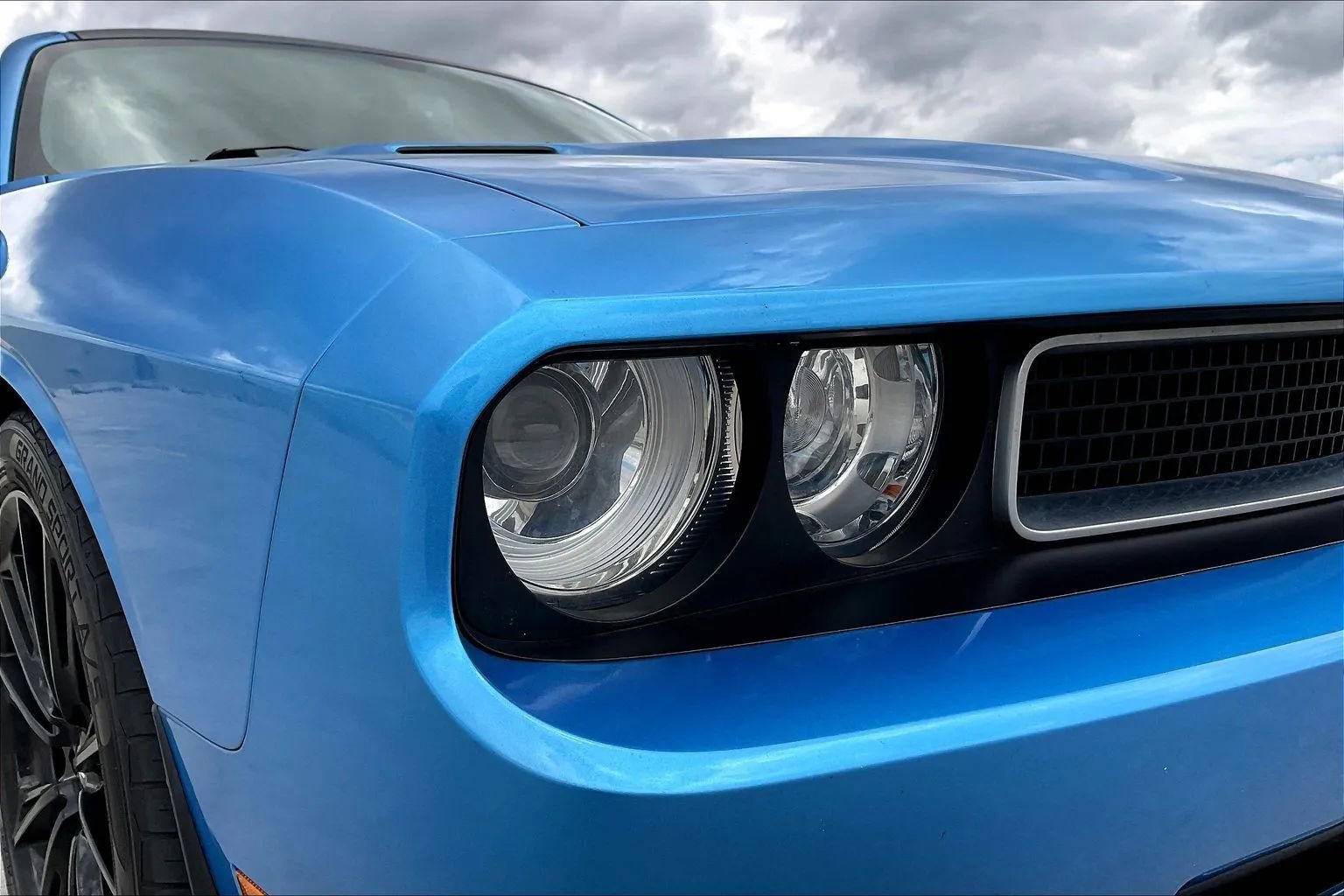 Used 2010 Dodge Challenger SRT8 w/ SRT Option Group II RWD image 32