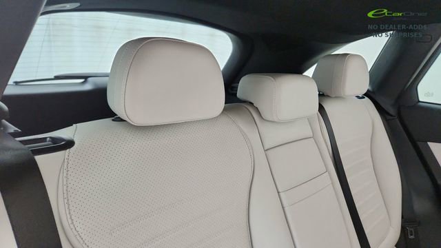 Used 2025 Mercedes-Benz GLC 350e 4MATIC w/ AMG Line image 28