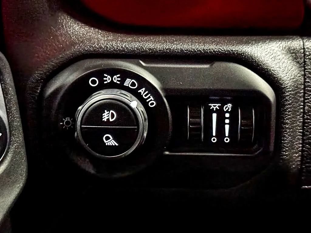 Used 2020 Jeep Gladiator Rubicon AWD/4WD image 25