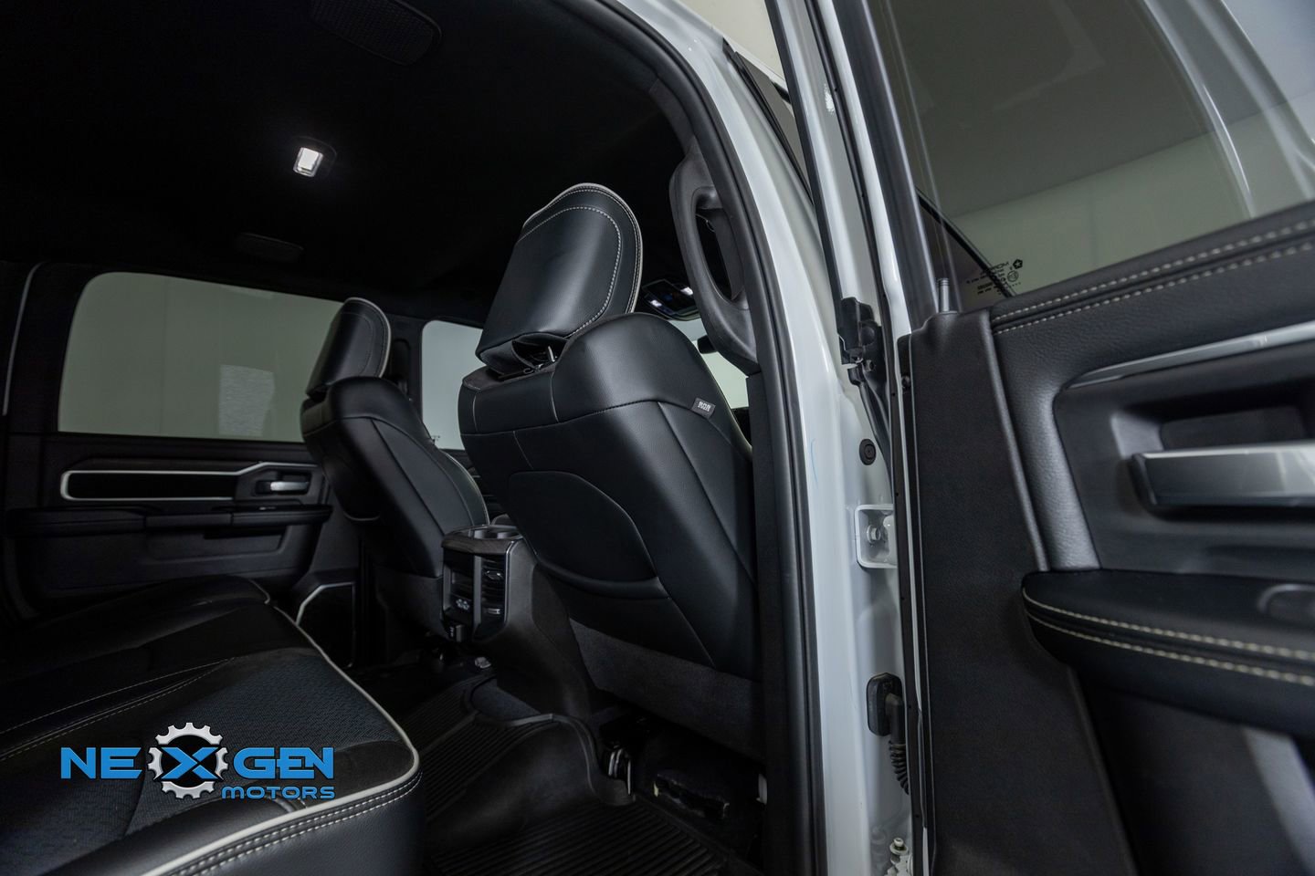 Used 2025 RAM 3500 Laramie w/ Night Edition image 32