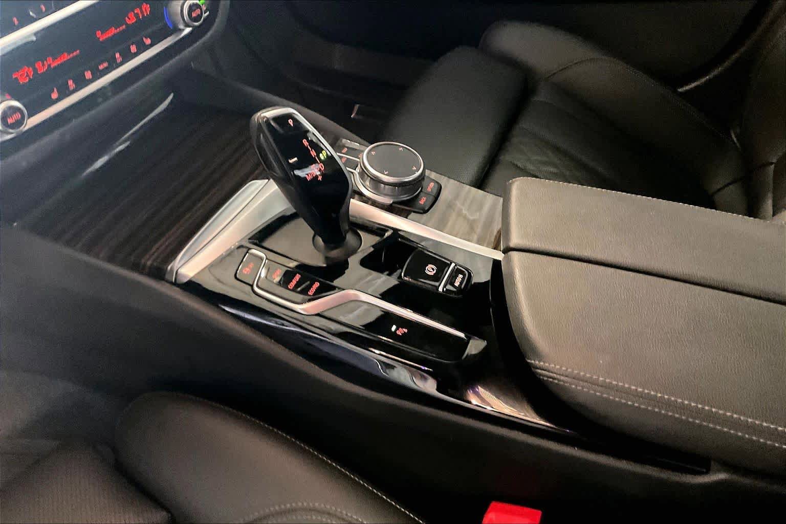Used 2023 BMW 530i w/ Convenience Package RWD image 15