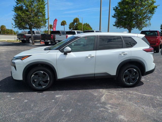 Used 2024 Nissan Rogue SV AWD/4WD image 8