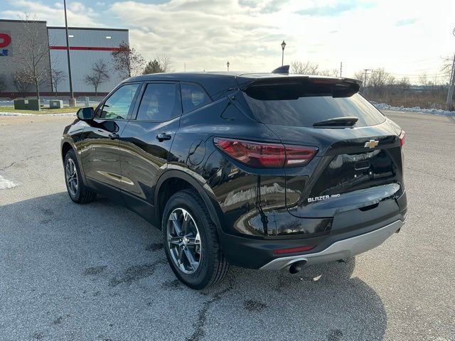 Used 2025 Chevrolet Blazer LT image 4