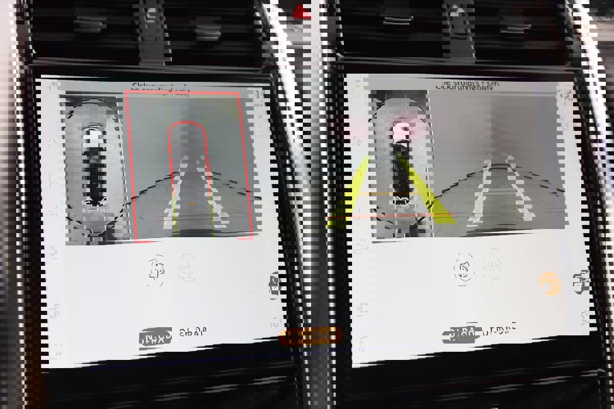 Used 2023 Land Rover Discovery S R-Dynamic image 10