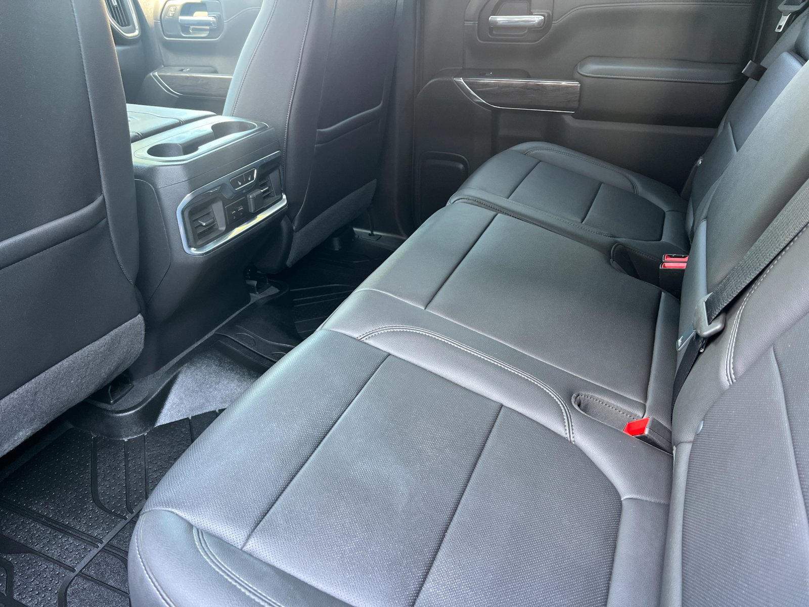Used 2020 Chevrolet Silverado 1500 LTZ w/ LTZ Plus Package AWD/4WD image 12