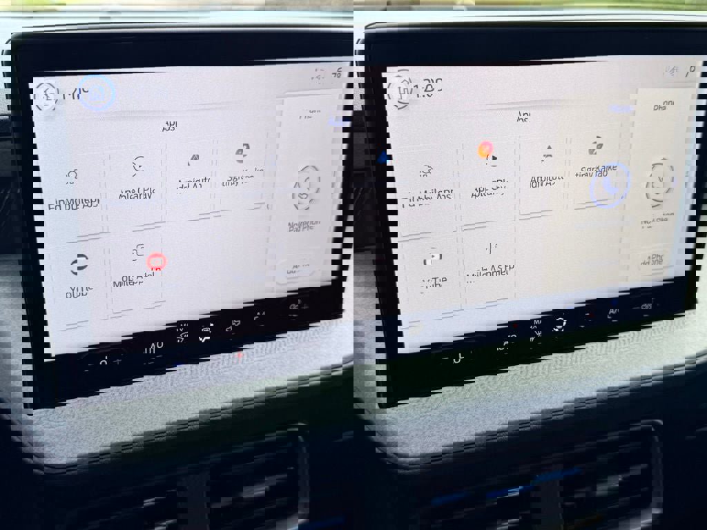 New 2026 Ford Maverick XLT image 25