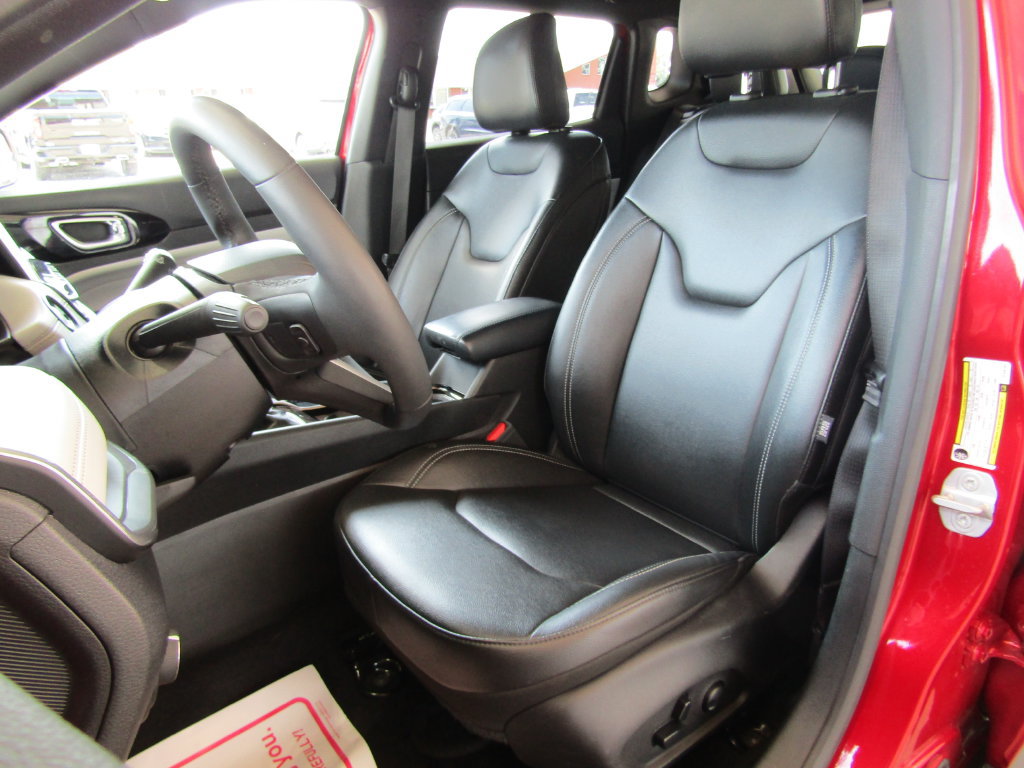 Used 2025 Jeep Compass Limited AWD/4WD image 19
