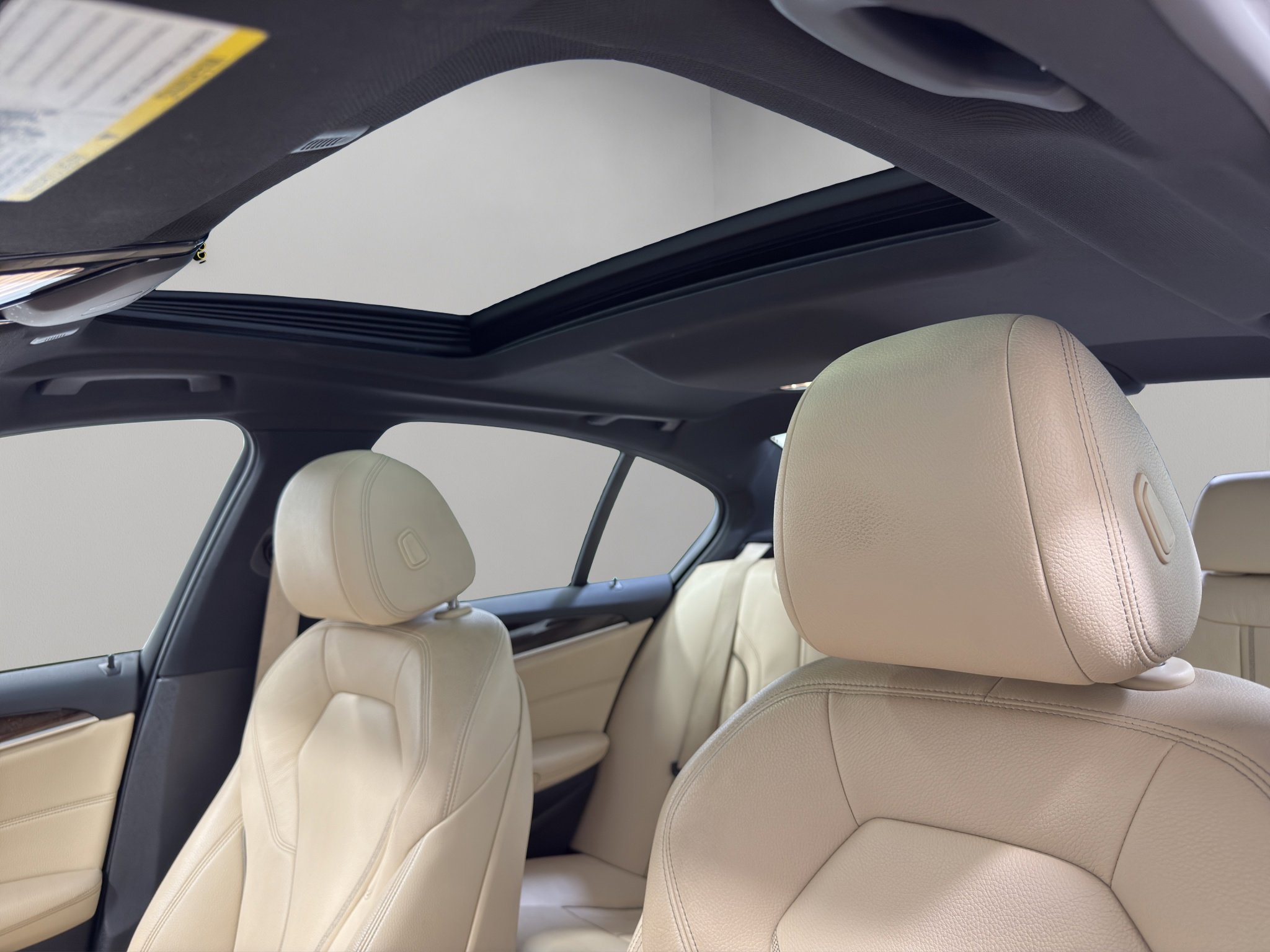 Used 2017 BMW 540i xDrive image 24