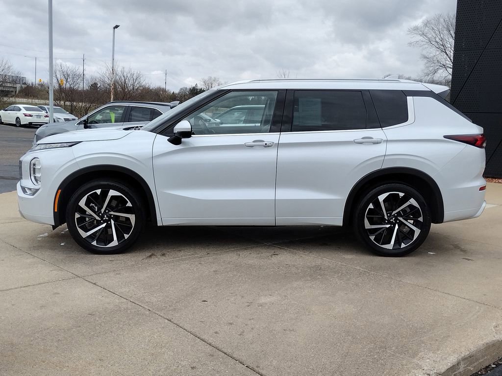 Used 2022 Mitsubishi Outlander SEL image 18