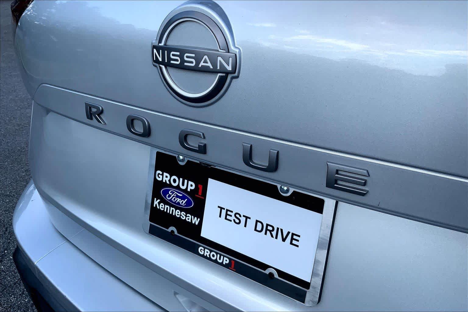 Used 2024 Nissan Rogue SV FWD image 30