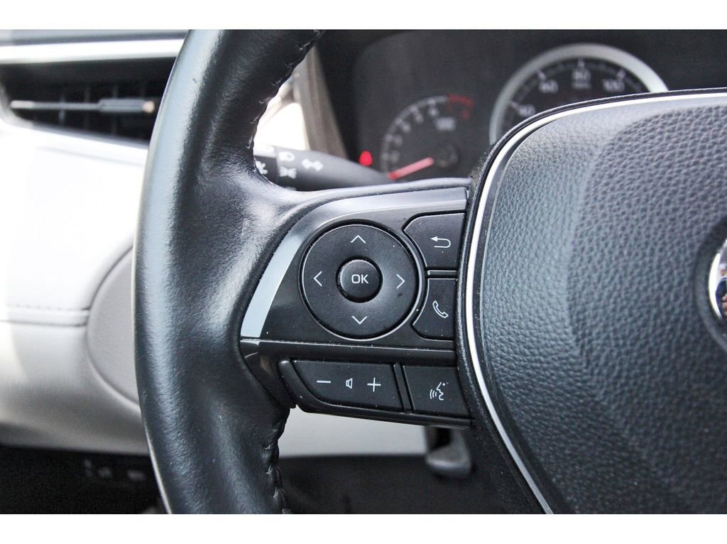 Used 2022 Toyota Corolla Cross LE FWD image 16