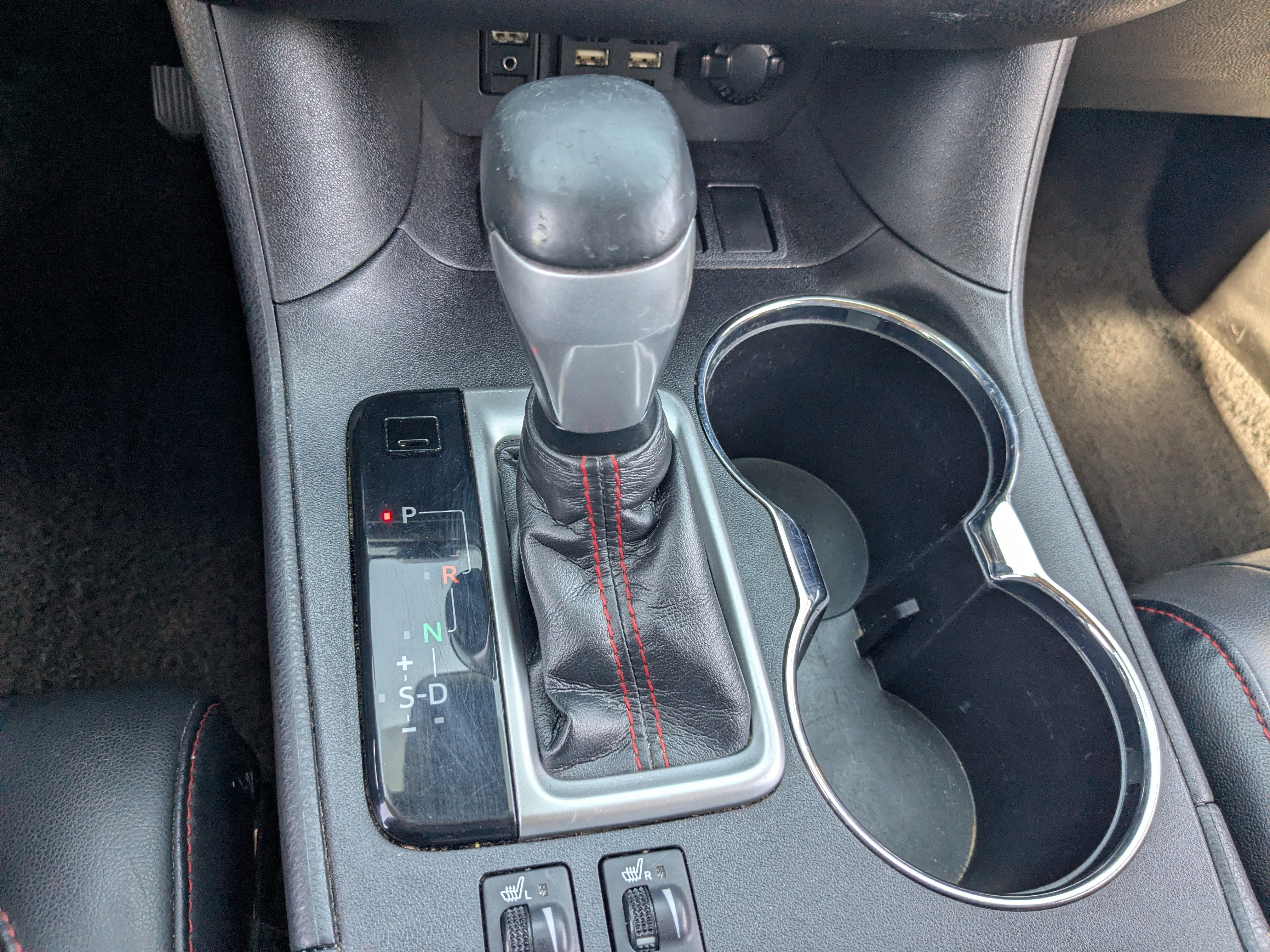 Used 2019 Toyota Highlander SE FWD image 26