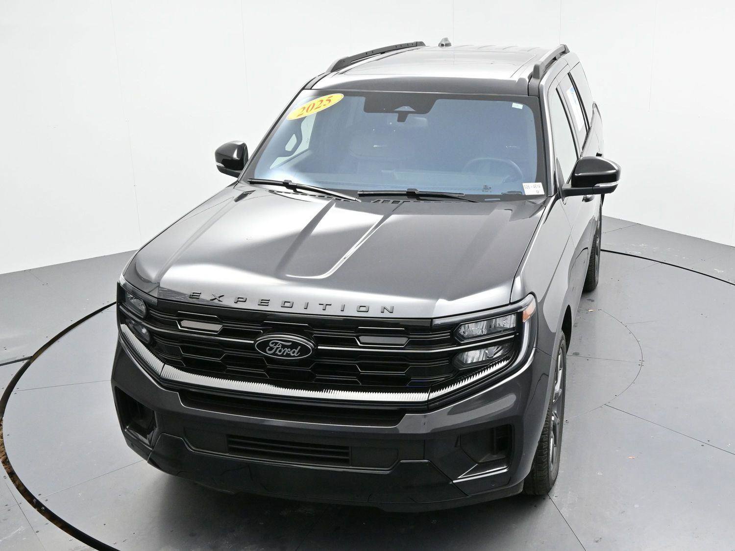 Used 2025 Ford Expedition Platinum w/ Stealth Performance Package image 51