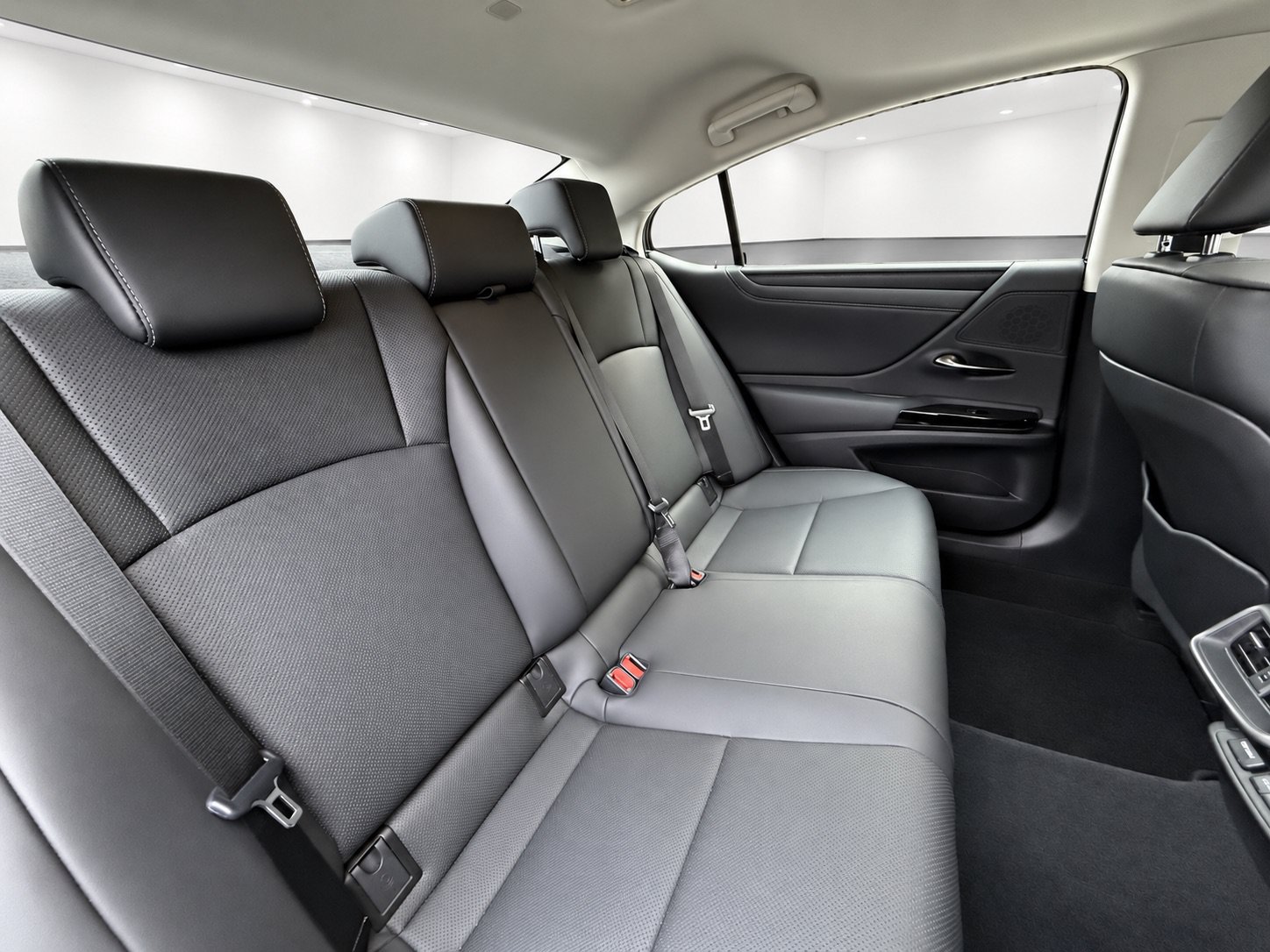 Used 2023 Lexus ES 350 Ultra Luxury w/ Accessory Package (Z2) FWD image 29