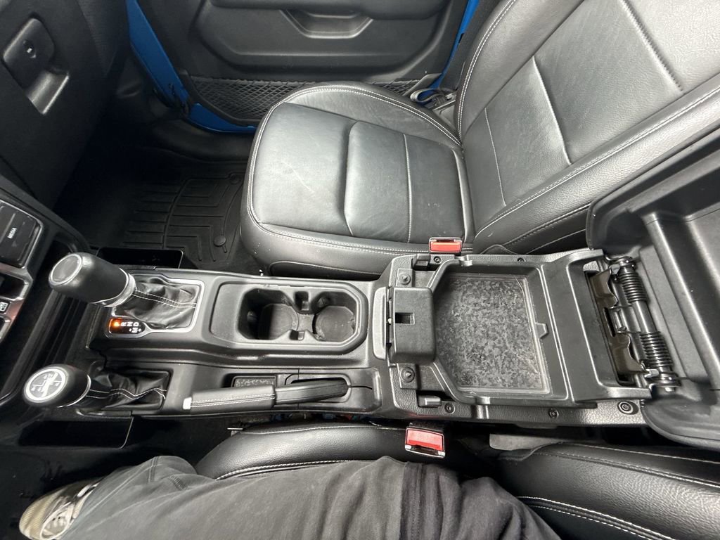Used 2023 Jeep Wrangler Unlimited Sahara w/ Cold Weather Group image 23