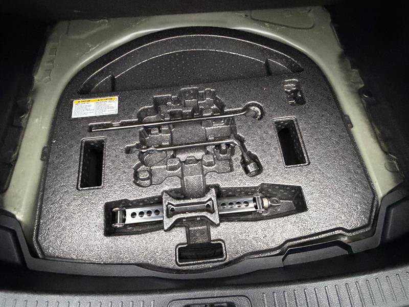 Used 2021 Toyota Corolla LE FWD image 24